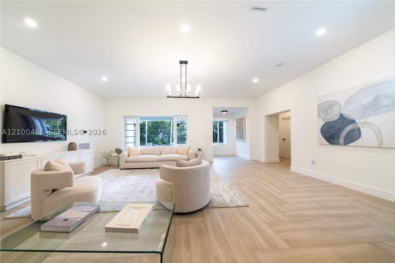 4 bedroom SingleFamilyResidence at 420 NE 55th Ter, Bayshore Plaza, Miami — photo 5