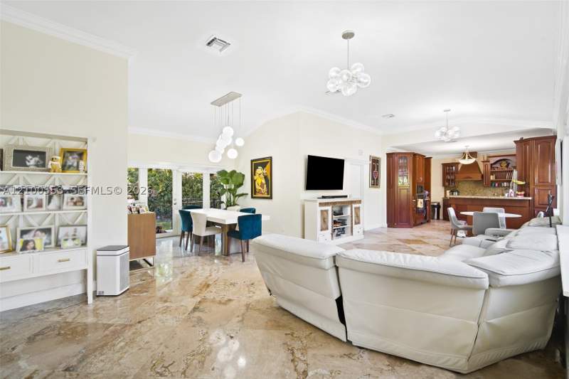 3 bedroom SingleFamilyResidence at 330 Viscaya Ave, Coconut Grove Sec 1-Coral, Coral Gables — photo 5
