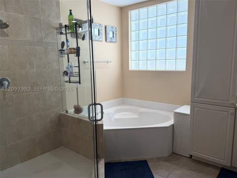 3191 NE 211th Ter, Aventura FL - photo 10 of 17
