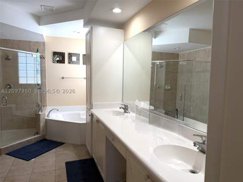 3191 NE 211th Ter, Aventura FL - photo 9 of 17