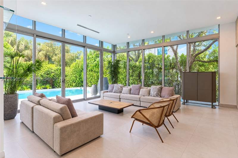 7 bedroom Villa at 110 Reef Ln 10, Oceana Key Biscayne Condo, Key Biscayne — photo 4