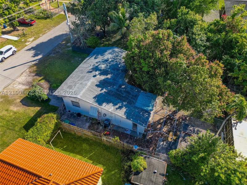 3 bedroom SingleFamilyResidence at 5886 SW 20th St, Coral Way Sec C, Miami — photo 3
