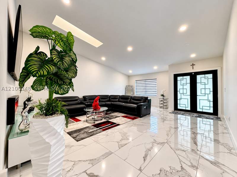 4 bedroom SingleFamilyResidence at 5700 SW 148th Pl, West Miller Heights Sec 2, Miami — photo 4