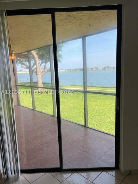 20850 San Simeon Way 106-5, Miami FL - photo 6 of 26
