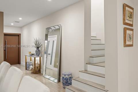 6235 Alton Rd, Miami Beach FL - photo 10 of 29