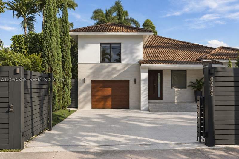 3 bedroom SingleFamilyResidence at 6235 Alton Rd, Beach View Addn, Miami Beach — photo 2