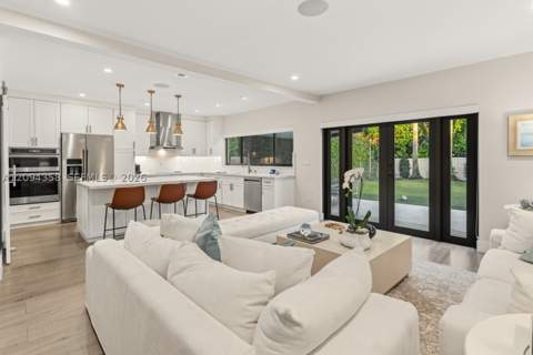 6235 Alton Rd, Miami Beach FL - photo 6 of 29