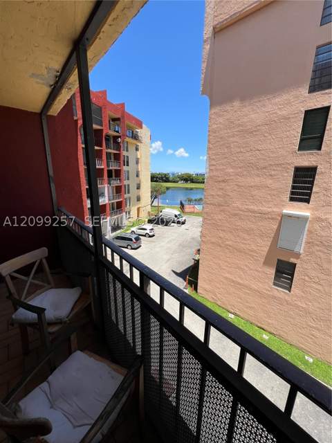 9686 Fontainebleau Blvd 402, Miami FL - photo 9 of 14