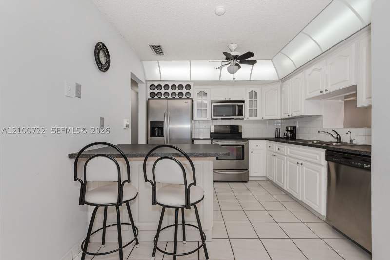 4 bedroom SingleFamilyResidence at 7802 W 18th Ln, Palm Springs Lakes 5th Ad, Hialeah — photo 3