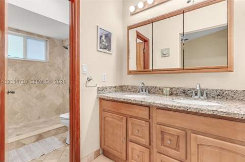 8514 SW 209th Ln, Cutler Bay FL - photo 11 of 28