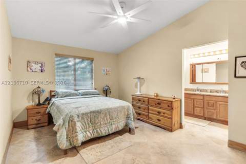 8514 SW 209th Ln, Cutler Bay FL - photo 15 of 28