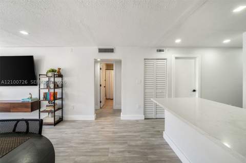 8267 SW 128th St 115, Pinecrest FL - photo 10 of 27