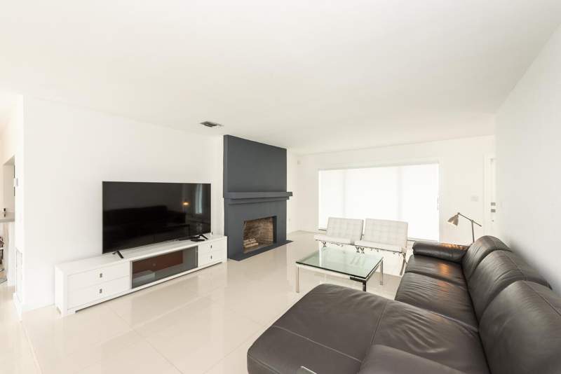 4 bedroom SingleFamilyResidence at 1040 N Venetian Drive, Biscayne Isl, Miami — photo 2
