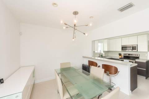 1040 N Venetian Drive, Miami FL - photo 7 of 27