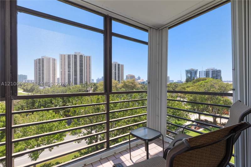 2 bedroom Condominium at 20400 W Country Club Dr 605, Biscaya IV Condo, Aventura — photo 4