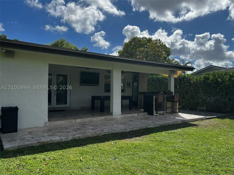 4 bedroom SingleFamilyResidence at 9975 NW 27th Ter, Vanderbilt Park Amd Pl, Doral — photo 5
