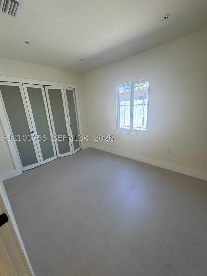 3 bedroom SingleFamilyResidence at 841 NE 4th Pl, Essex Village-Third Addit, Hialeah — photo 4