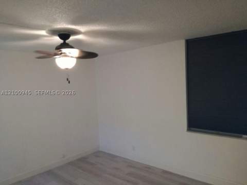 922 NE 199th St 4H, Miami FL - photo 7 of 14