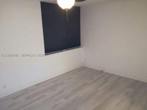 922 NE 199th St 4H, Miami FL - photo 8 of 14