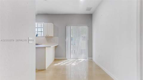 373 NE 26th Pl 201, Homestead FL - photo 6 of 22