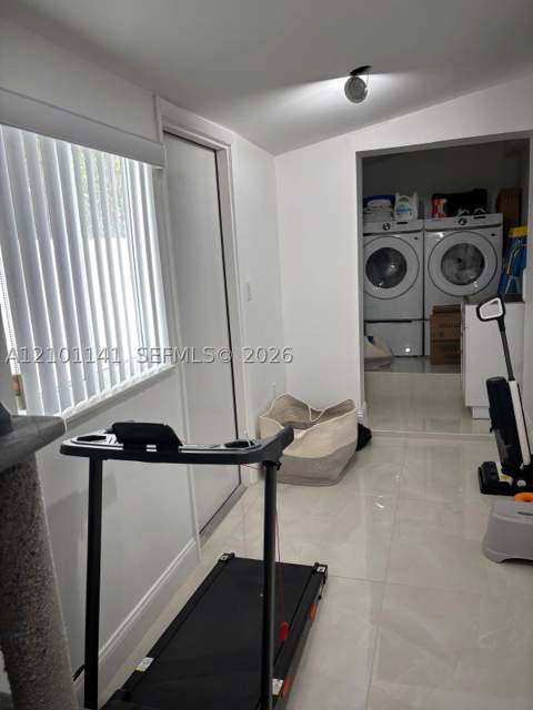 164 NE 169th St, North Miami Beach FL - photo 21 of 25