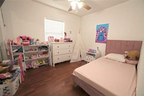 568 E 15th St, Hialeah FL - photo 10 of 12
