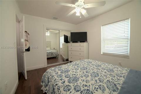 568 E 15th St, Hialeah FL - photo 11 of 12
