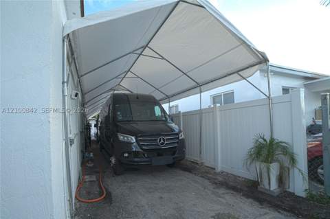 568 E 15th St, Hialeah FL - photo 12 of 12