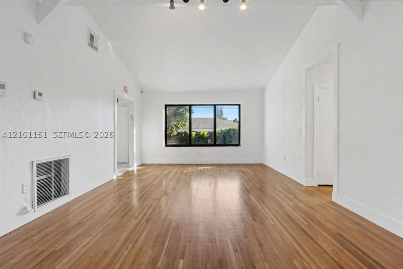 3 bedroom SingleFamilyResidence at 16901 NE 6th Ave, 1st Addn To Panuleta Gard, North Miami Beach — photo 3