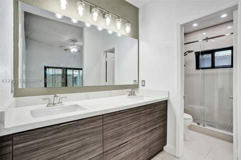 8741 NW 141st Ter, Miami Lakes FL - photo 21 of 39