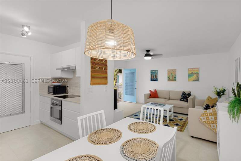 1 bedroom StockCooperative at 350 Collins Ave 311, Ocean Beach Fla Sub, Miami Beach — photo 2