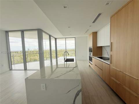 2411 Laguna Circle 901, North Miami FL - photo 6 of 51