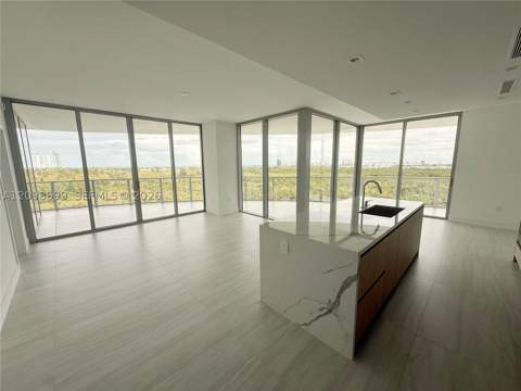 2411 Laguna Circle 901, North Miami FL - photo 9 of 51