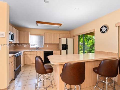 11741 SW 122nd Ave, Miami FL - photo 10 of 35