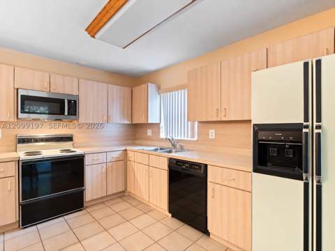 11741 SW 122nd Ave, Miami FL - photo 11 of 35