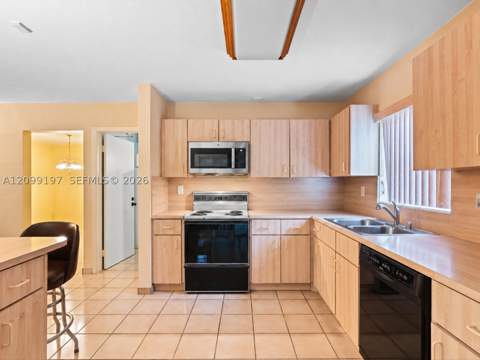 11741 SW 122nd Ave, Miami FL - photo 12 of 35