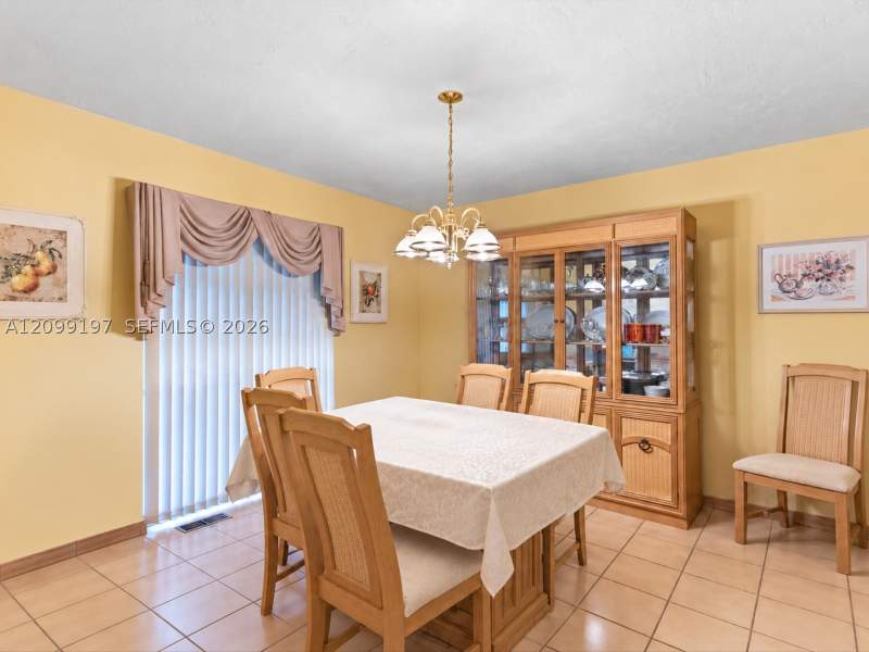4 bedroom SingleFamilyResidence at 11741 SW 122nd Ave, Devon-Aire Estates Sec 5, Miami — photo 5