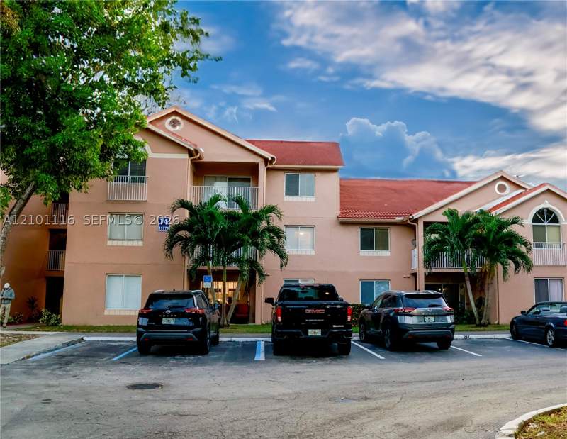 2 bedroom Condominium at 15770 SW 106th Ter 305, Royal Palm Place, Miami — photo 2