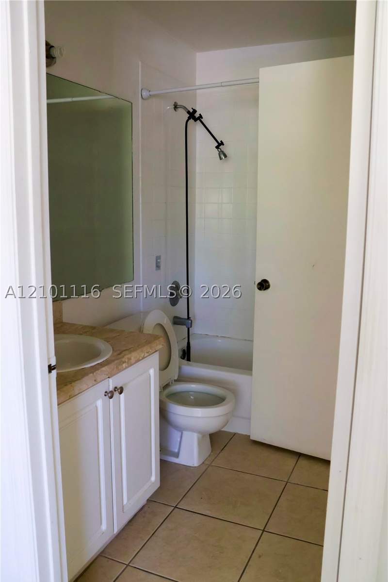 2 bedroom Condominium at 15770 SW 106th Ter 305, Royal Palm Place, Miami — photo 5