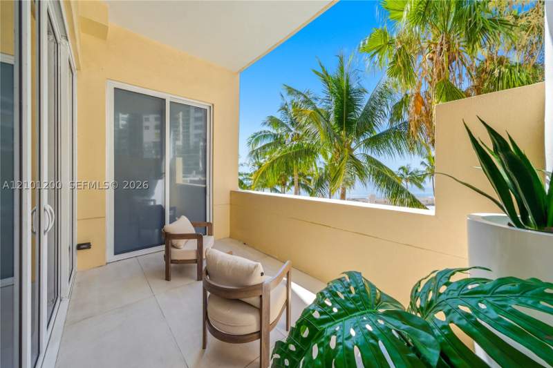 2 bedroom Condominium at 808 Brickell Key Dr 408, Two Tequesta Point Condo, Miami — photo 2