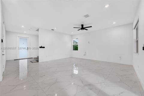 19815 SW 132nd Ct, Miami FL - photo 14 of 44