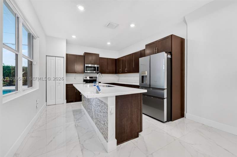 4 bedroom SingleFamilyResidence at 19815 SW 132nd Ct, Bright Homes, Miami — photo 5