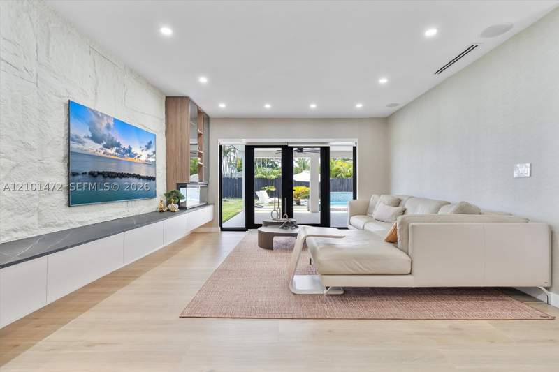 4 bedroom SingleFamilyResidence at 13140 SW 112th Ave, Pine Shore Sec 3, Miami — photo 5