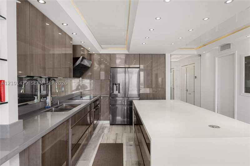1 bedroom Condominium at 345 Ocean Dr 705, Ocean Point Condo, Miami Beach — photo 2