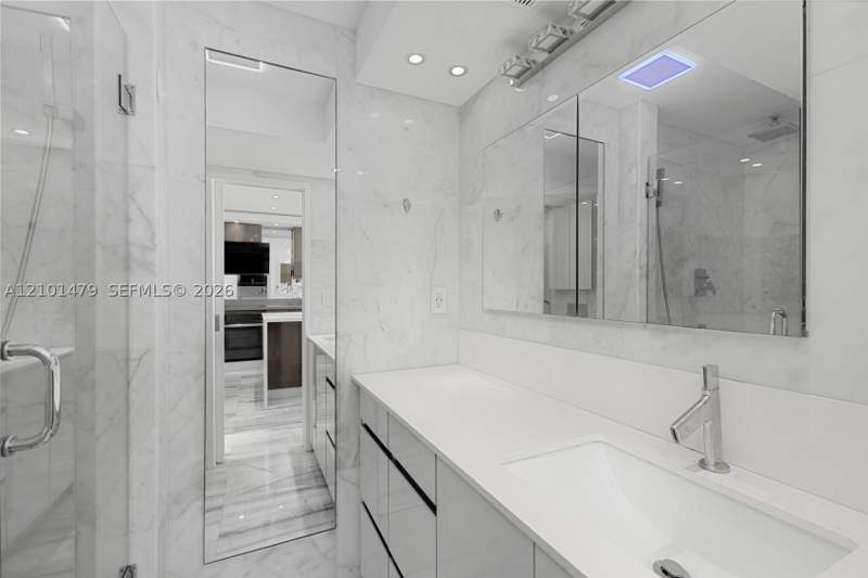 1 bedroom Condominium at 345 Ocean Dr 705, Ocean Point Condo, Miami Beach — photo 5