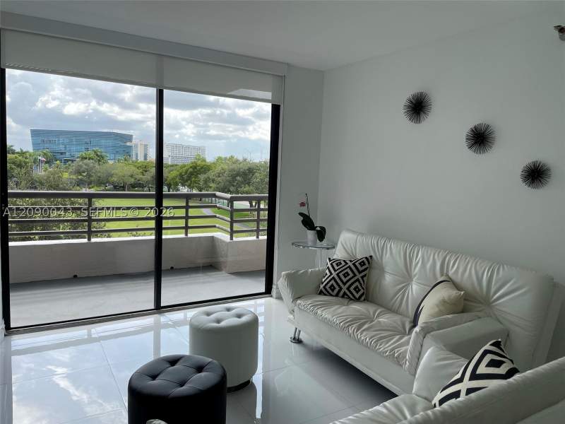 2 bedroom Condominium at 3300 NE 191 St 504, Parc Central, Aventura — photo 2