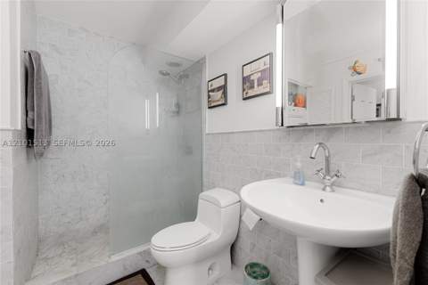 345 Ocean Dr 812, Miami Beach FL - photo 10 of 22