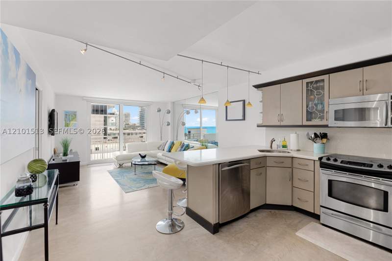 1 bedroom Condominium at 345 Ocean Dr 812, Ocean Point Condo, Miami Beach — photo 3