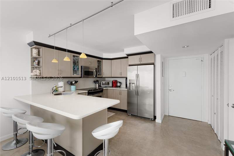 1 bedroom Condominium at 345 Ocean Dr 812, Ocean Point Condo, Miami Beach — photo 5
