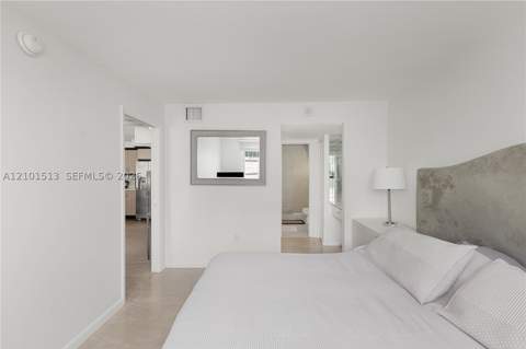 345 Ocean Dr 812, Miami Beach FL - photo 8 of 22